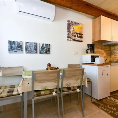 Apartment Romantica *
